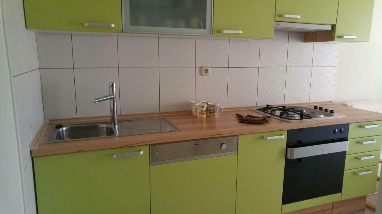 Two Bedroom Apartment Near Beach And Center Split Exterior foto